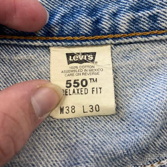 Vintage 90s Levis 550 Faded Blue Red Tab Mens 37x30 Relaxed Fit Denim Jeans - Picture 7 of 13